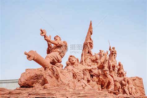 红军长征的雕塑图片