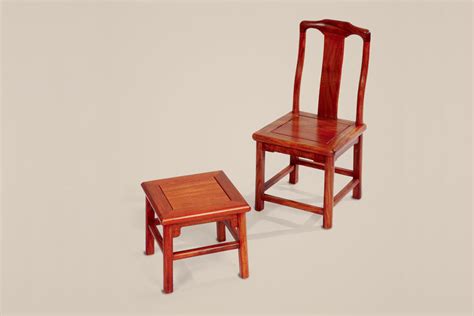 红木小三角椅子