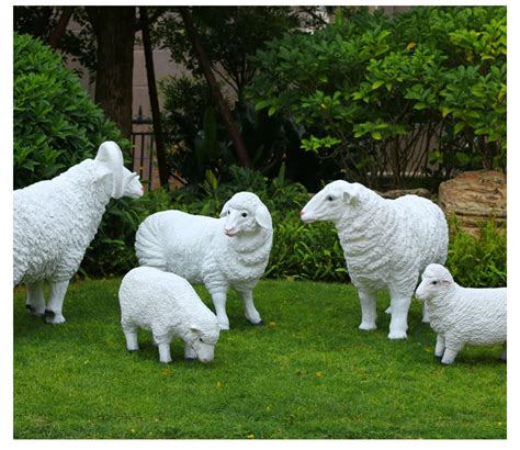 绵羊雕塑摆件