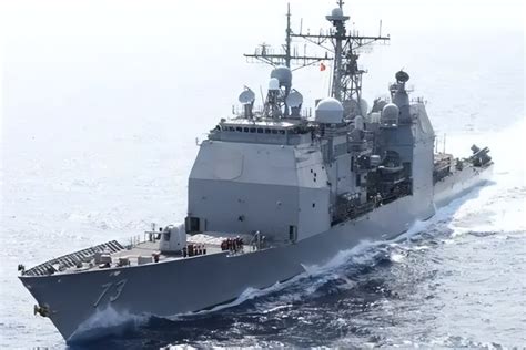 美军舰穿越台海最新动态