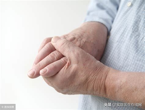 老年人手抖是什么病的预兆
