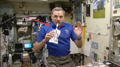 航天员在太空中怎么喝水怎么吃饭