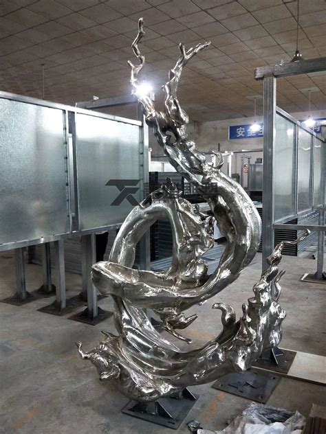 芜湖现代不锈钢雕塑定制价格