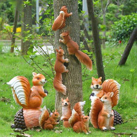 花园松鼠雕塑摆件