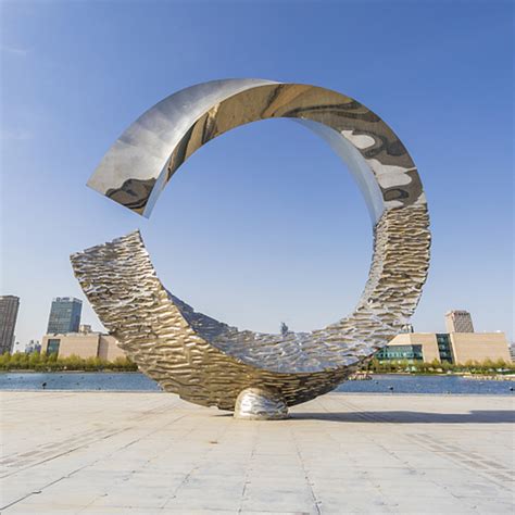 苏州定做不锈钢圆环雕塑