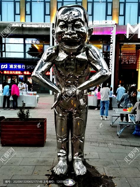 苏州广场不锈钢雕塑人像