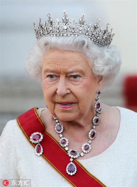 英国女王工资一般多少钱