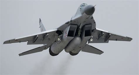英国要求俄放行其侦察机飞越领空