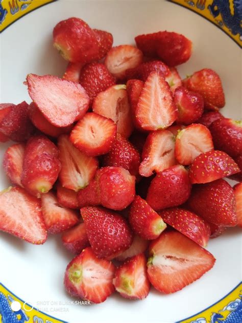 草莓直接冻起来好吃吗