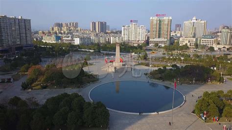 萍乡润达附近是秋收广场吗