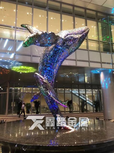 西安不锈钢发光鲸鱼雕塑