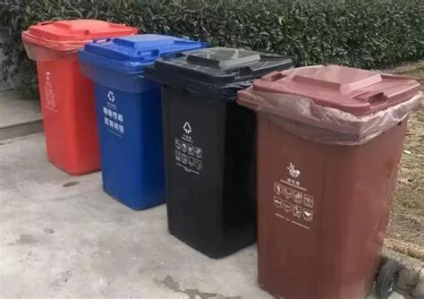西安交大回应留学生专用垃圾桶事件微博