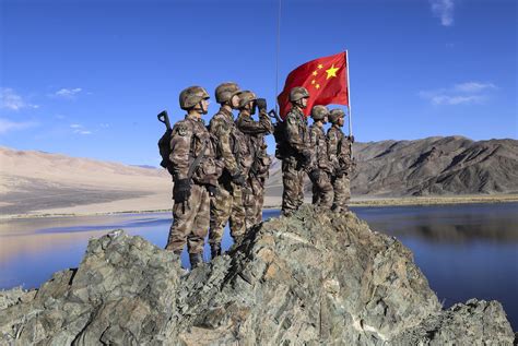 西藏拉萨市边防军战士
