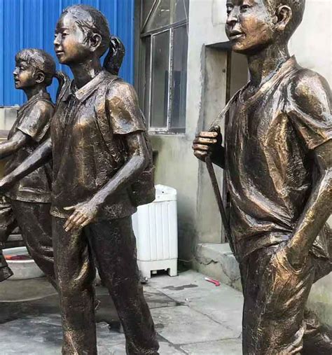 贵州玻璃钢人物雕塑生产厂家