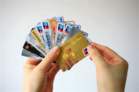 银行卡交易异常能办新卡吗