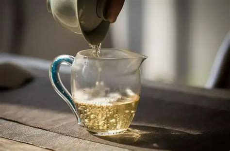 长期喝茶和长期喝白开水哪种健康