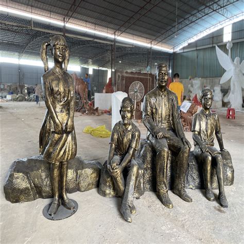闵行区知名玻璃钢雕塑在线咨询