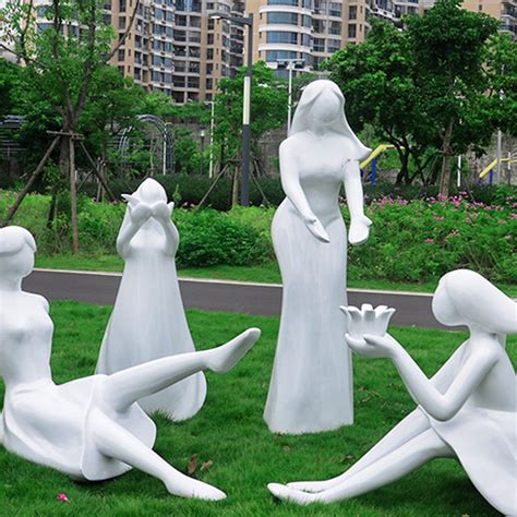 陈村景观玻璃钢人物雕塑