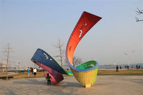 青岛音乐广场风景线雕塑