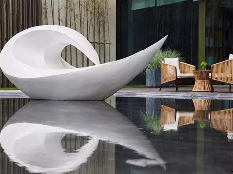 青海大型玻璃钢景观雕塑多少钱
