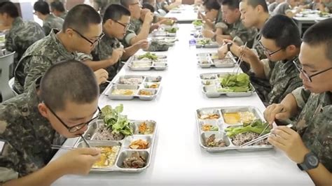 韩国军队规模庞大伙食