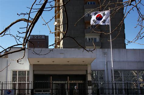 韩国大使馆正常上班吗
