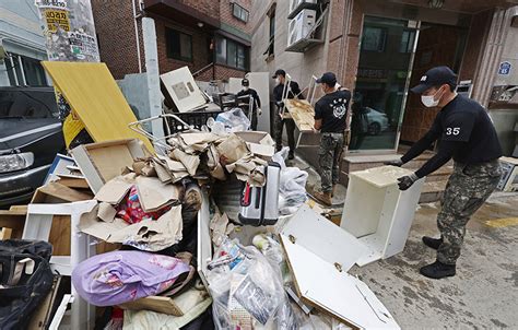 韩国暴雨致地下室内居民死亡