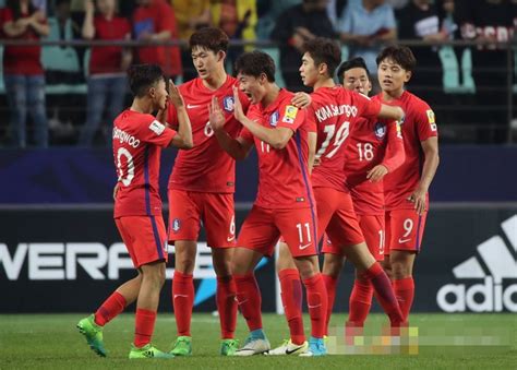 韩国队胜利韩国人庆祝