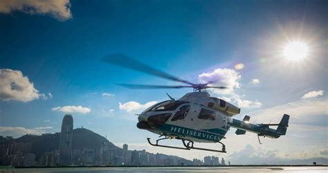 香港直升机遨游天际