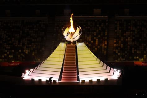 2004雅典奥运圣火点燃