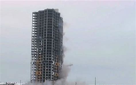 48层高楼倒塌完整视频
