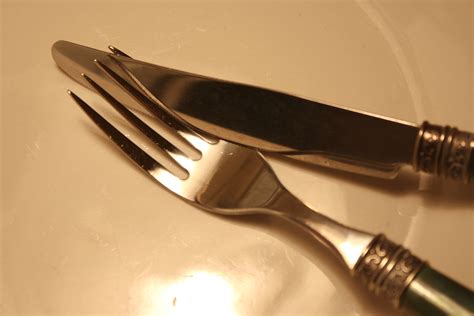cani have knife and fork