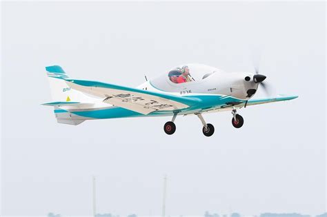 t1100碳纤维飞机